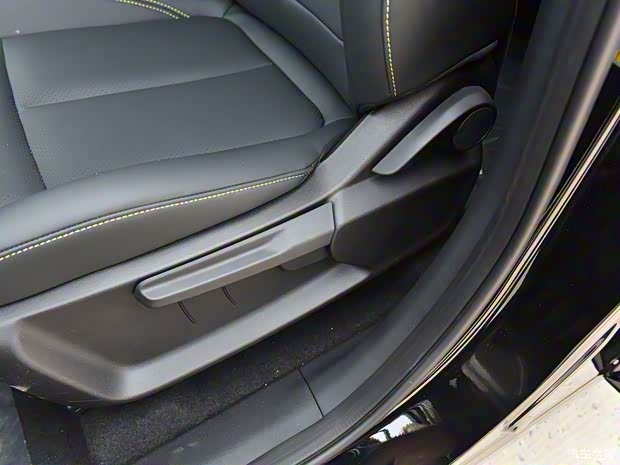 東風(fēng)風(fēng)行 風(fēng)行T5 EVO 2023款 狂飚版 1.5TD DCT鉑金款