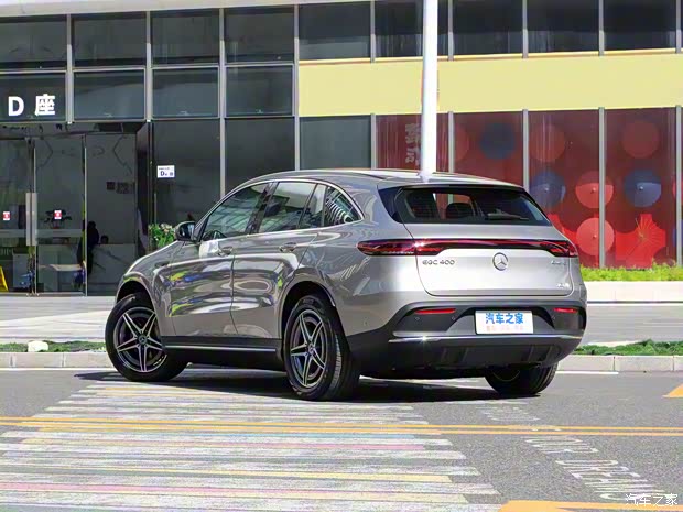 北京奔驰 奔驰EQC 2021款 EQC 400 4MATIC 北京奔驰 奔驰EQC 2021款 EQC 400 4MATIC