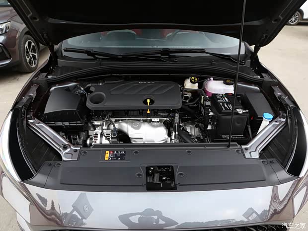 上汽集团 名爵5 2021款 180DVVT CVT青春旗舰版