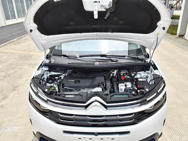 东风雪铁龙 天逸 C5 AIRCROSS新能源 2020款 1.6T 四驱插混尊享型 东风雪铁龙 天逸 C5 AIRCROSS新能源 2020款 1.6T 四驱插混尊享型