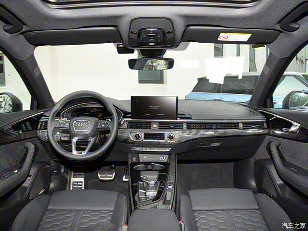 Audi Sport 奥迪RS 4 2023款  RS4 Avant 暗金版 Audi Sport 奥迪RS 4 2023款  RS4 Avant 暗金版