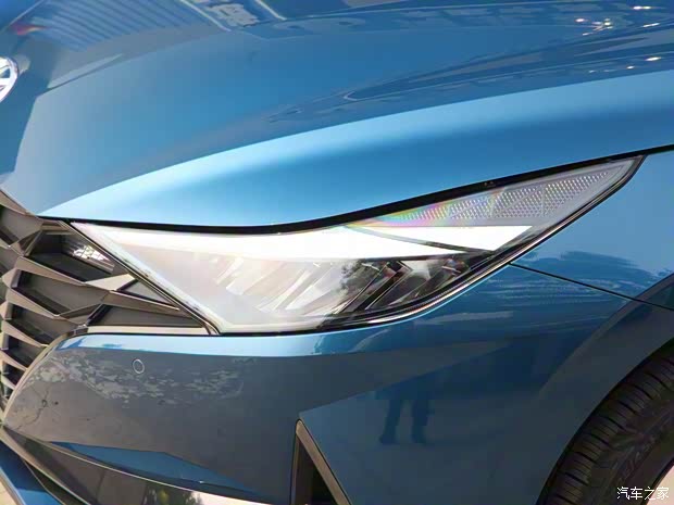 北京现代 伊兰特 2021款 1.5L LUX尊贵版