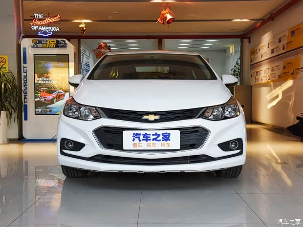 上汽通用雪佛兰 科鲁兹 2018款 改款 320 手动炫锋版