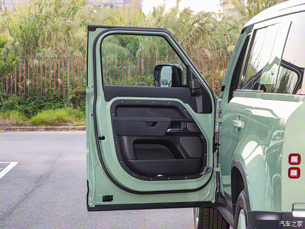 路虎(進(jìn)口) 路虎衛(wèi)士 2023款 110 75th Limited Edition