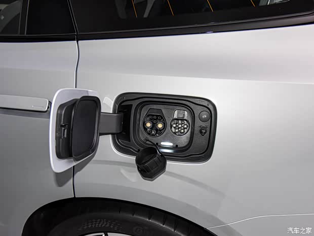 沃尔沃亚太 沃尔沃EX90 2023款 基本型 沃尔沃亚太 沃尔沃EX90 2023款 基本型