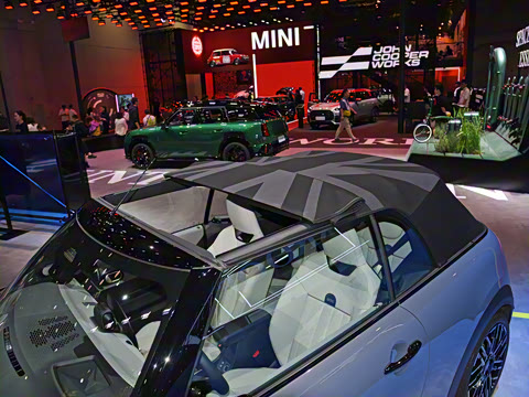 2025款 2.0T COOPER S CABRIO 白日星尘限定配色 2025款 2.0T COOPER S CABRIO 白日星尘限定配色