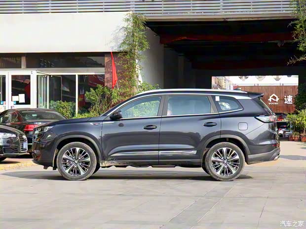 奇瑞汽车 瑞虎8 PLUS 2021款 390TGDI DCT高配版