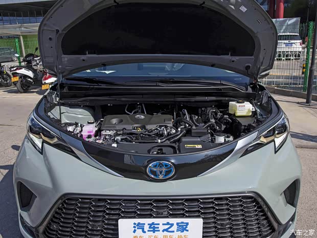 一汽丰田 格瑞维亚 2023款 2.5L混动 尊贵PLUS版 一汽丰田 格瑞维亚 2023款 2.5L混动 尊贵PLUS版