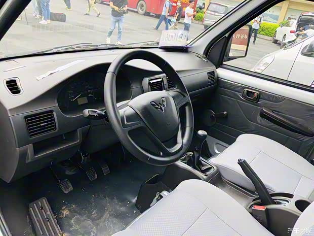 五菱工業(yè) 五菱榮光小卡翼開啟 2020款 1.5L單排翼開啟L3C