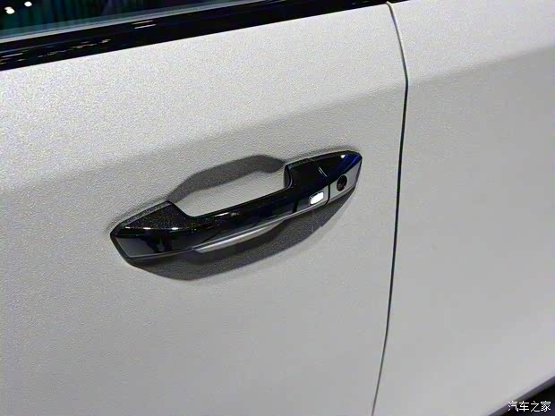 上汽大通 上汽大通MAXUS D90 Pro 2022款 2.0T 柴油四驅川藏公路版 6座