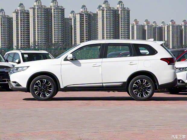 廣汽三菱 歐藍(lán)德 2020款 2.0L 兩驅(qū)暢享版 5座