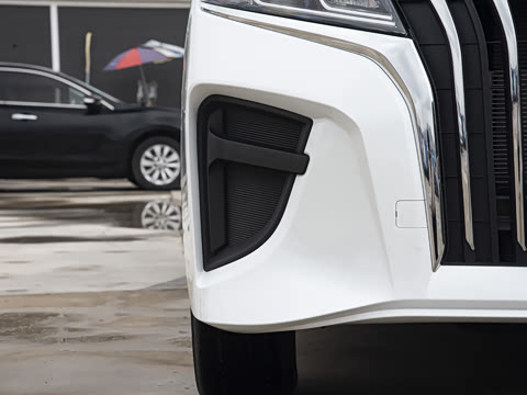 2023款 2.0L 长轴创享型 9座 2023款 2.0L 长轴创享型 9座