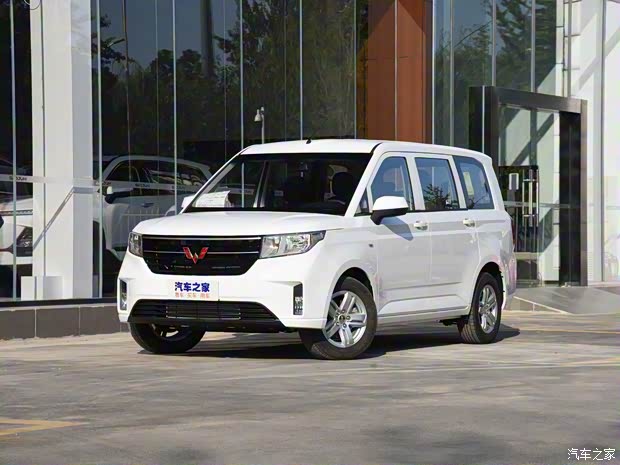 上汽通用五菱 五菱宏光PLUS 2019款 基本型