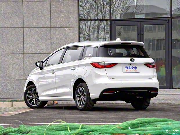 比亚迪 宋MAX 2019款 自动智联睿享型 6座