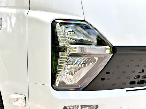 上汽通用五菱 五菱龍卡 2023款 2.0L 舒適型 上汽通用五菱 五菱龍卡 2023款 2.0L 舒適型