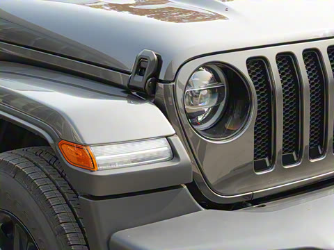 2022款 2.0T 高地四门版 2022款 2.0T 高地四门版