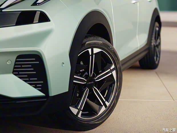 領(lǐng)克 領(lǐng)克06新能源 2023款 EM-P 1.5T 基本型