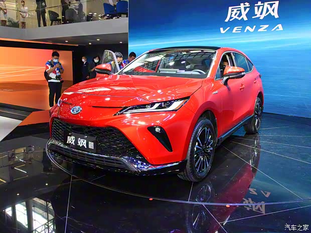 广汽丰田 威飒 2022款 双擎 2.5L CVT四驱尊贵版 广汽丰田 威飒 2022款 双擎 2.5L CVT四驱尊贵版