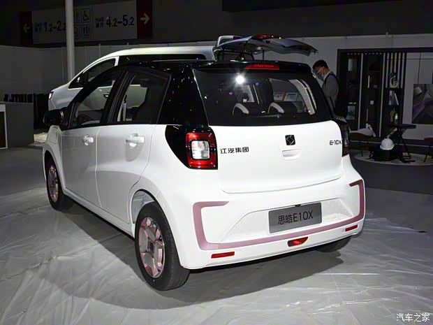 江汽集团 思皓E10X 2022款 花仙子款 向日葵