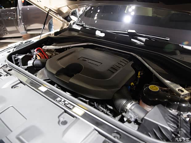 路虎(进口) 揽胜 2022款 P530 首发版 路虎(进口) 揽胜 2022款 P530 首发版