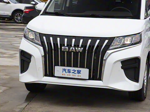 2023款 2.0L 长轴创享型 9座 2023款 2.0L 长轴创享型 9座