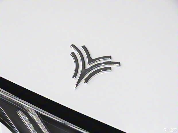 合眾汽車 哪吒U 2023款 哪吒U-Ⅱ 挑戰(zhàn)版 400 U秀 三元鋰