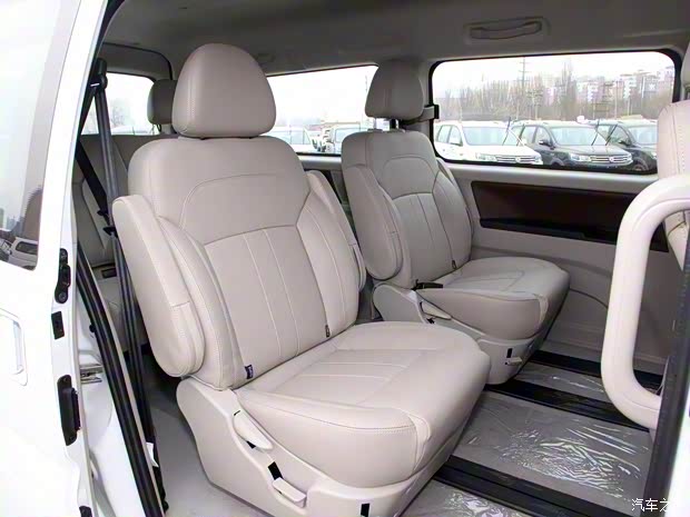 东风风行 菱智 2020款 M5 1.6L 7座基本型