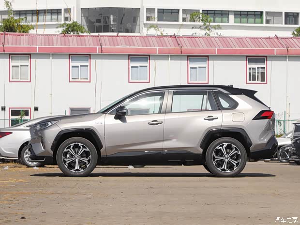 一汽丰田 RAV4荣放双擎E+ 2021款 2.5L 四驱旗舰Pro 一汽丰田 RAV4荣放双擎E+ 2021款 2.5L 四驱旗舰Pro
