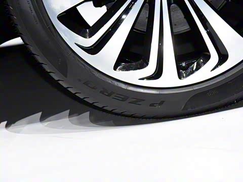 2021款 4.0T V8 First Edition 限量版 2021款 4.0T V8 First Edition 限量版