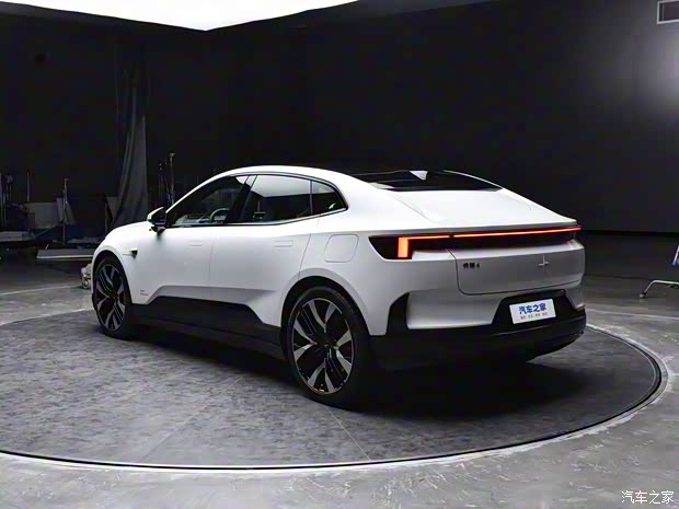 Polestar Polestar 4 2023款 双电机高性能PRO Polestar Polestar 4 2023款 双电机高性能PRO