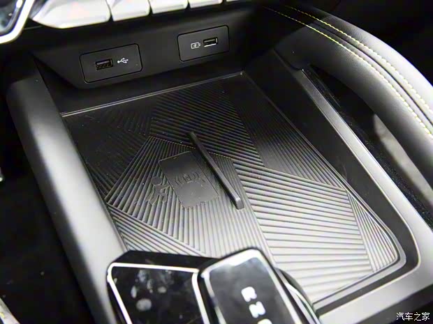 吉利汽车 缤越 2022款 缤越COOL 1.5TD DCT Battle版