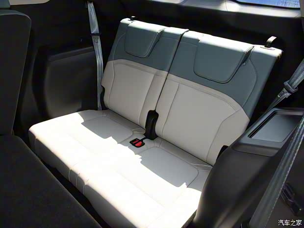 埃安 AION V 2023款 Plus 70 智享七座版 三元锂 埃安 AION V 2023款 Plus 70 智享七座版 三元锂