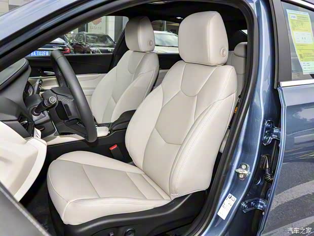 上汽通用凱迪拉克 凱迪拉克CT4 2023款 25T 風(fēng)尚型