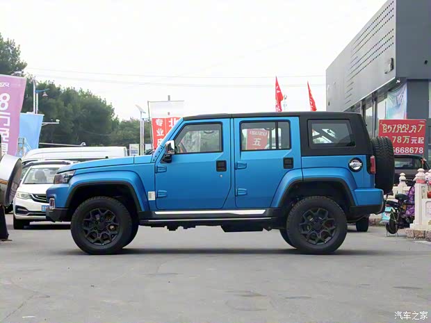 北京越野 北京BJ40 2023款 2.0D 自動四驅(qū)刀鋒英雄版?zhèn)b客型