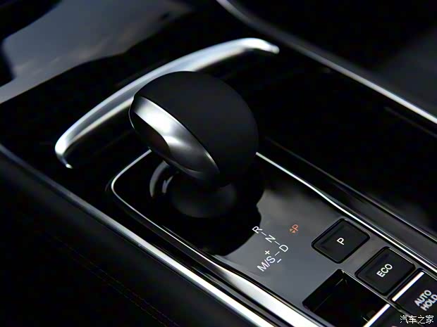 广汽乘用车 传祺GA6 2019款 270T 高配版 广汽乘用车 传祺GA6 2019款 270T 高配版