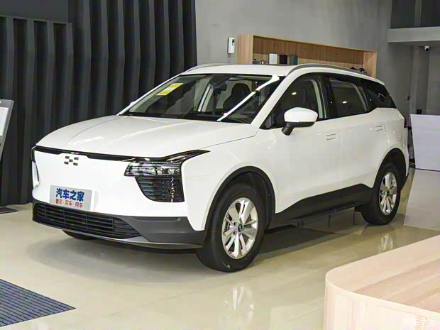 爱驰汽车 爱驰U5 2021款 U5 标准续航 PURE智净版 爱驰汽车 爱驰U5 2021款 U5 标准续航 PURE智净版