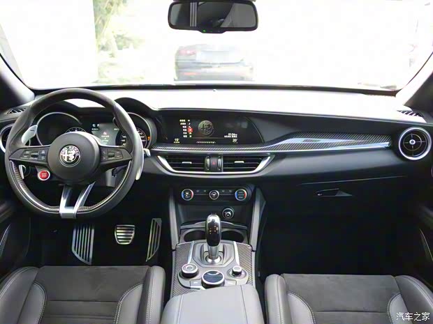 阿爾法·羅密歐 Stelvio 2019款 2.9T 510HP 四葉草版