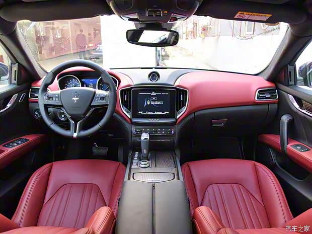 玛莎拉蒂 Ghibli 2019款 3.0T 350Hp 豪华版 玛莎拉蒂 Ghibli 2019款 3.0T 350Hp 豪华版