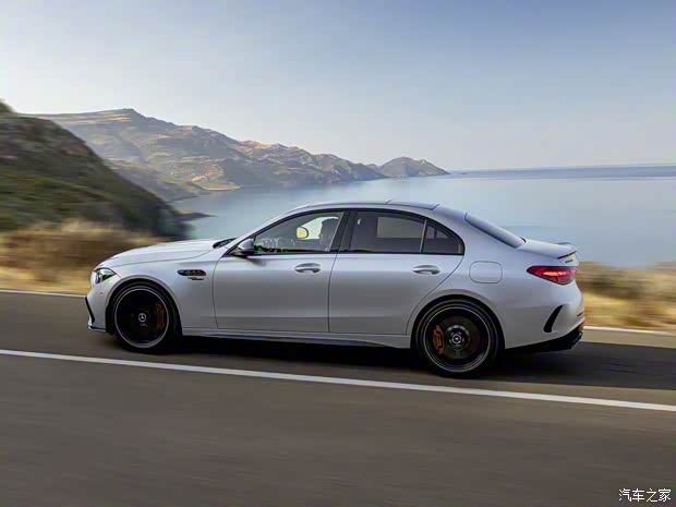 梅賽德斯-AMG 奔馳C級(jí)AMG新能源 2023款 AMG C 63 S 4MATIC