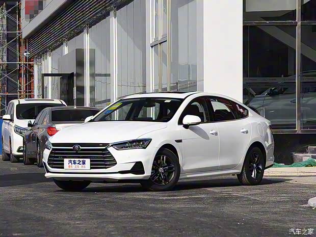 比亚迪 秦Pro 2018款 1.5L 手动智联锋动型 比亚迪 秦Pro 2018款 1.5L 手动智联锋动型