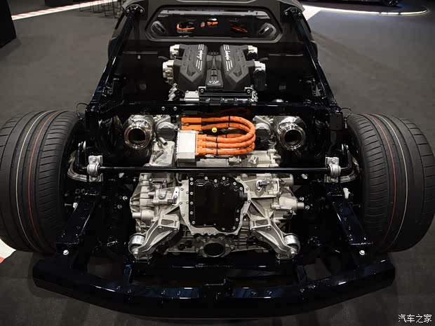 兰博基尼 Revuelto 2023款 基本型