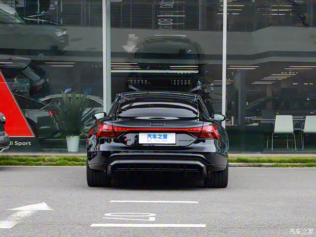 Audi Sport 奧迪RS e-tron GT 2023款 基本型