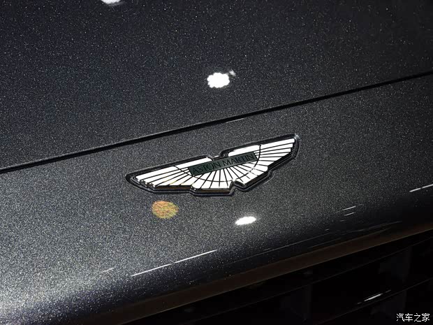 阿斯顿·马丁 阿斯顿·马丁DBX 2021款 4.0T V8 返璞之境