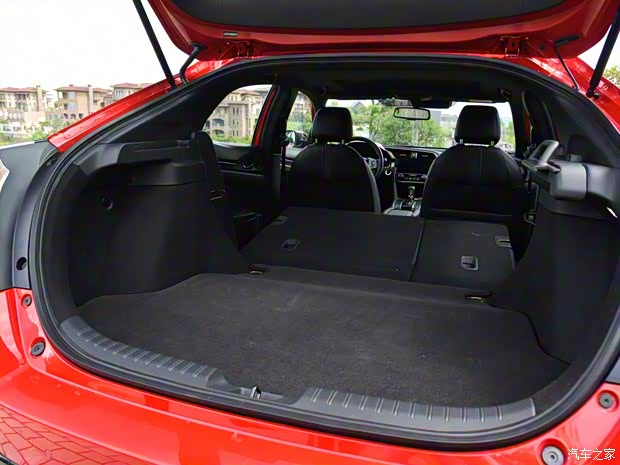 东风本田 思域 2021款 两厢 220TURBO CVT高配版