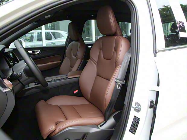 沃尔沃亚太 沃尔沃XC60 2024款 B5 四驱智远豪华版 沃尔沃亚太 沃尔沃XC60 2024款 B5 四驱智远豪华版