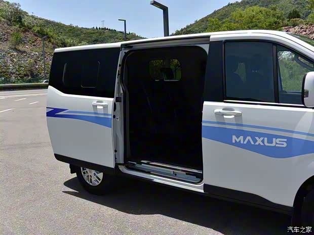 上汽大通 上汽大通MAXUS 新途V70 2023款 2.0T 精英版 自動(dòng)短軸低頂 5/6座