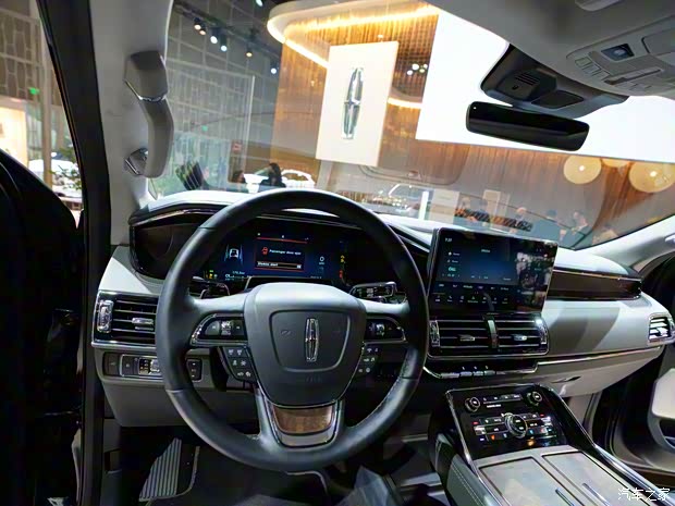 林肯(進(jìn)口) 領(lǐng)航員 2022款 基本型