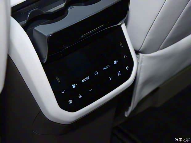 上汽大通 上汽大通MAXUS 大家7 2023款 高山六座版