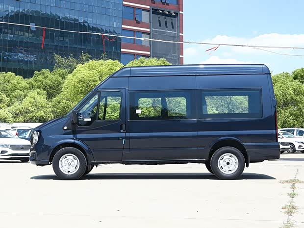江鈴汽車(chē) 江鈴福順 2022款 2.0T柴油多功能乘用車(chē)中軸中高頂6-7座JX4D20A6H