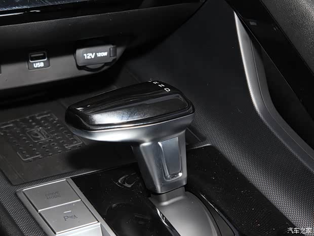 北京现代 伊兰特 2021款 1.5L LUX尊贵版